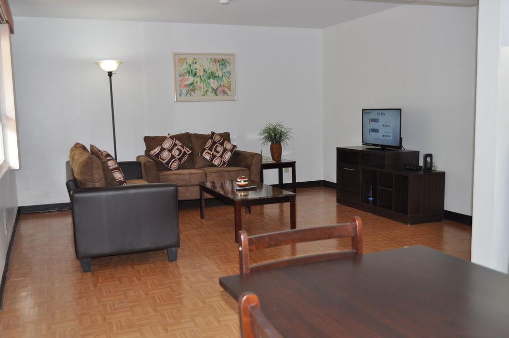 Mai'Ana Airport Plaza Aparthotel Tamuning Exteriör bild